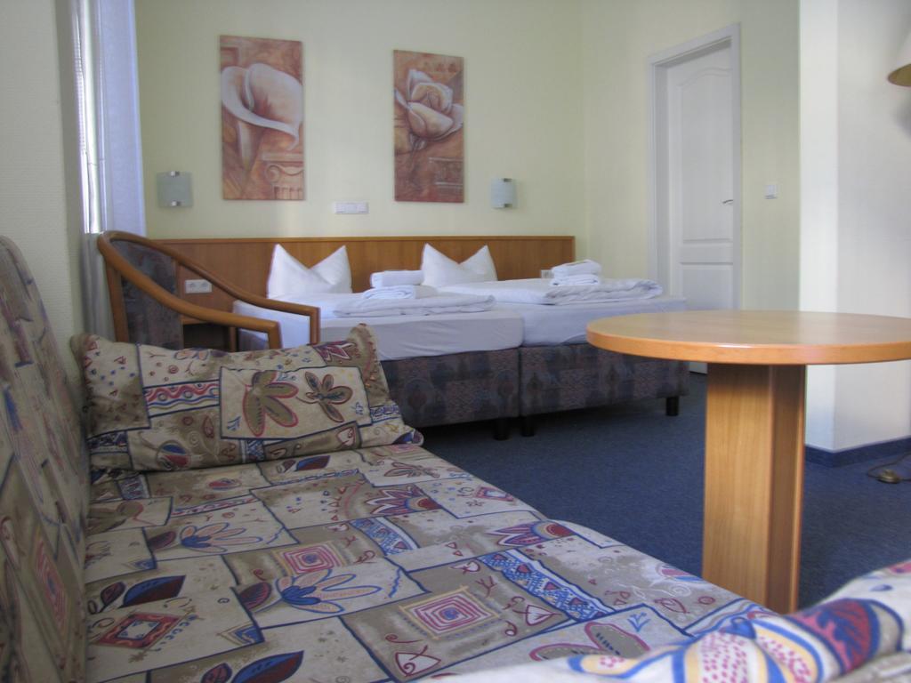 Central Hotel Gera Buitenkant foto