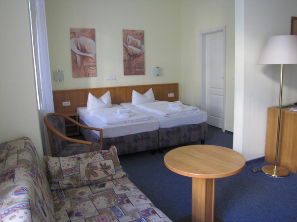 Central Hotel Gera Buitenkant foto