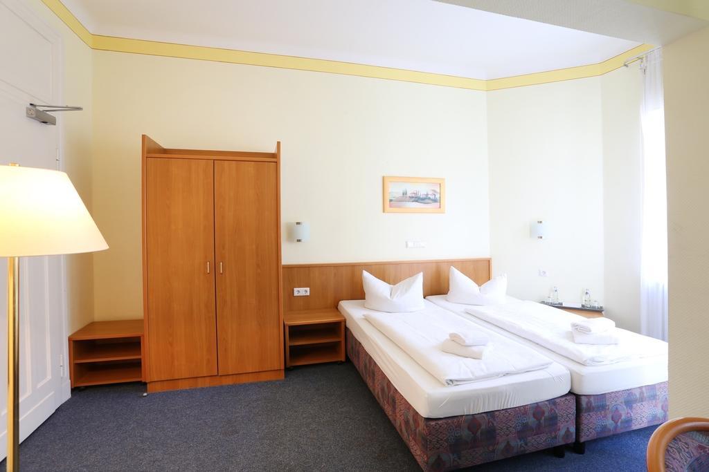 Central Hotel Gera Buitenkant foto
