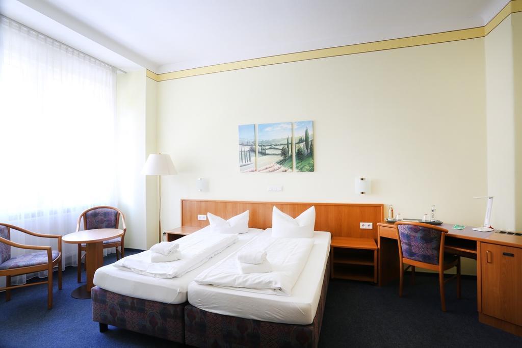 Central Hotel Gera Buitenkant foto